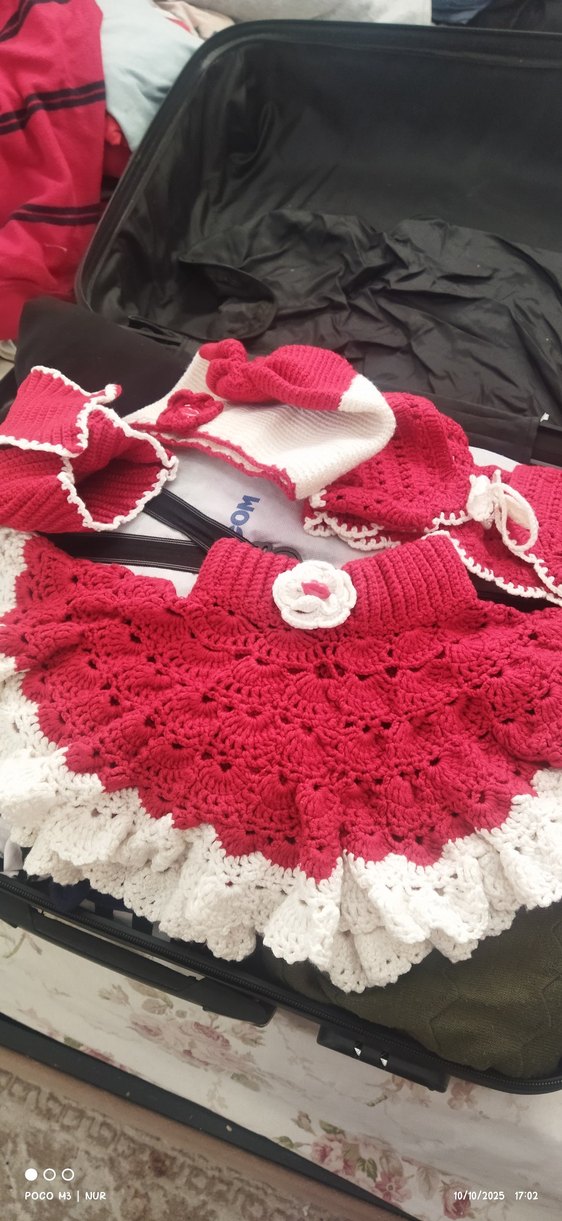 Kız Bebek Örgü Kırmızı Nakışlı Uzun Kollu Takım - Görsel 2