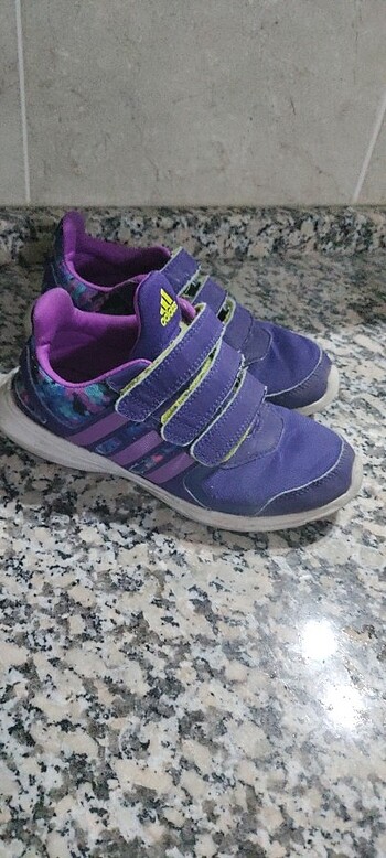 Adidas spor ayakkabı
