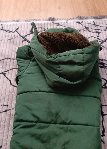 Erkek Çocuk Yeşil Kapüşonlu Kürklü Mont - Görsel 7