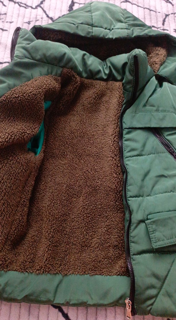 Erkek Çocuk Yeşil Kapüşonlu Kürklü Mont - Görsel 2