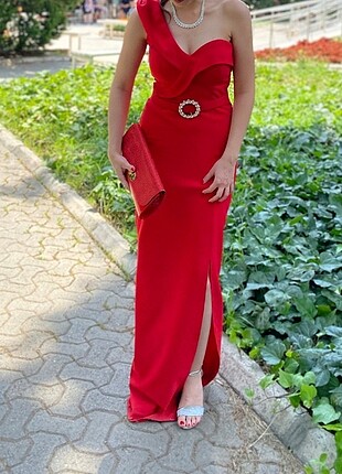 Kırmızı Abiye Elbise