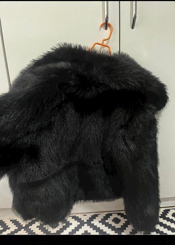 Siyah Peluş Kürk Detaylı Midi Kadın Mont - Görsel 4