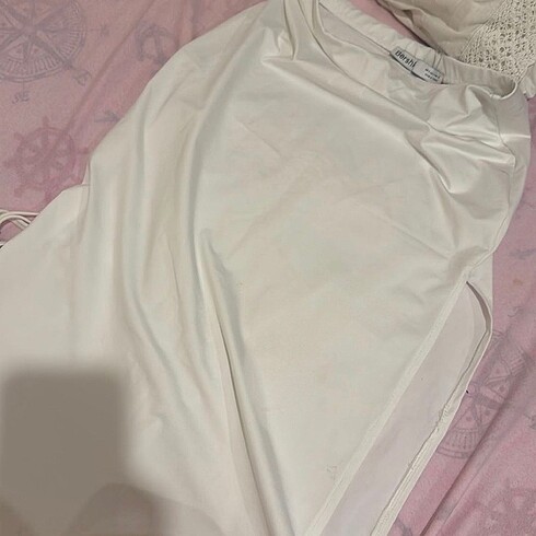 bershka beyaz etek