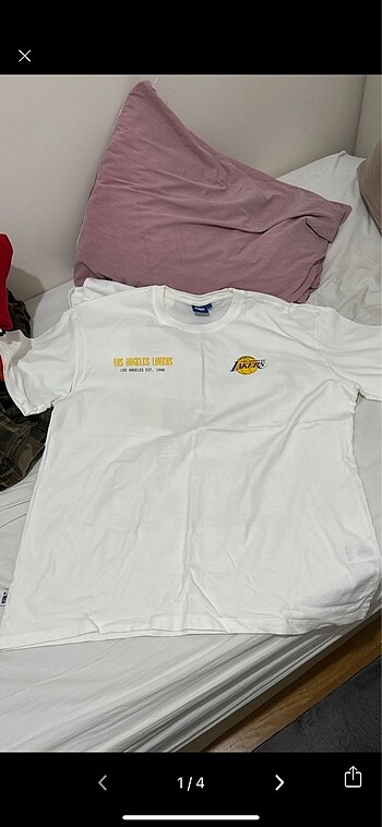 lakers tshirt