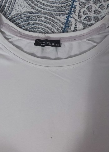 Adidas Beyaz Gri Baskılı Erkek Tişört - Görsel 2