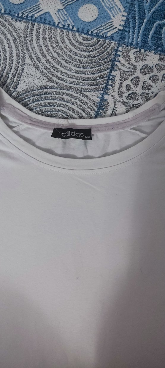 Adidas Beyaz Gri Baskılı Erkek Tişört - Görsel 2