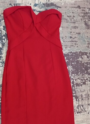 Zara Abiye sadece bir kere giyildi