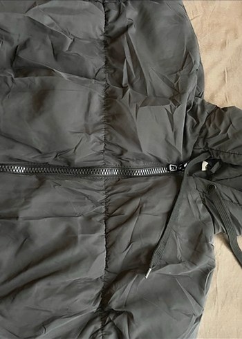 Siyah Kapüşonlu Kadın Kışlık Mont - Görsel 2