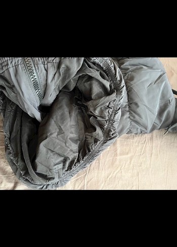 Siyah Kapüşonlu Kadın Kışlık Mont - Görsel 4