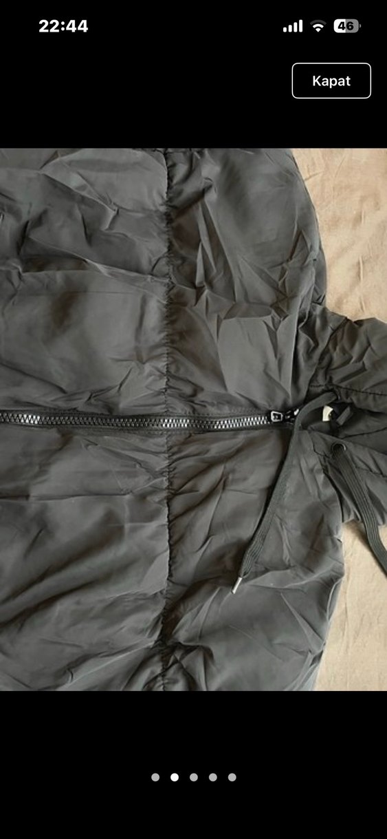 Siyah Kapüşonlu Kadın Kışlık Mont - Görsel 2