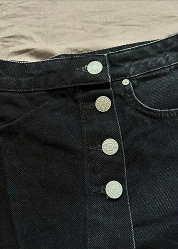 Düğmeli Siyah Kadın Denim Mini Şort etek - Görsel 3