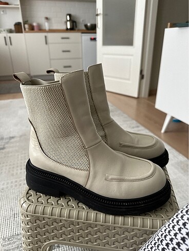 Zara bot bej rengi