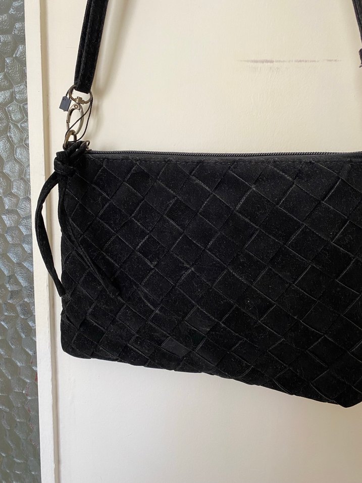 Siyah Süet Nakışlı Ayarlanabilir Askılı Çanta - Görsel 2