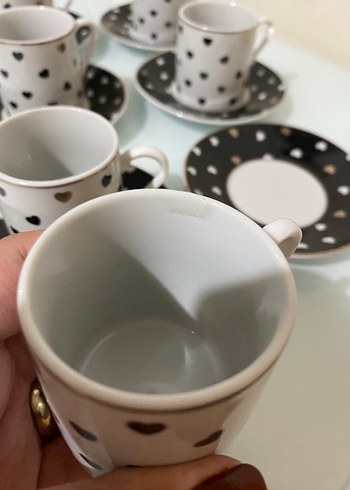 Kalp Desenli Siyah Beyaz Kahve Fincan Seti - Görsel 3