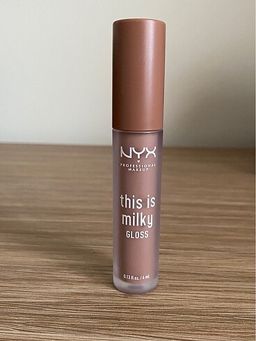 Beden Huda Beauty Gloss