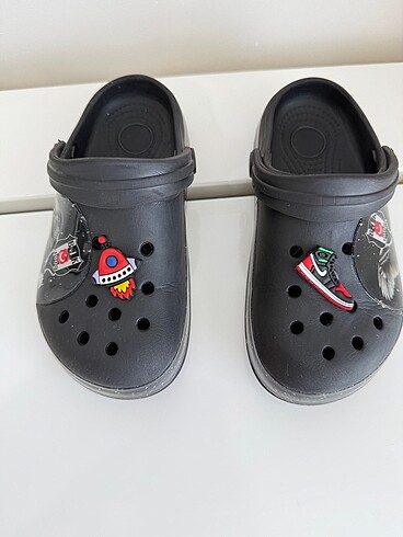 30 Beden Beşiktaş Crocs Terlik