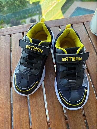 33 Beden siyah Renk Batman Spor Ayakkabı