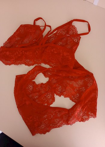 l Beden Kırmızı Dantel Bralet