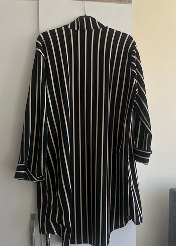 Siyah-Beyaz Çizgili Uzun Kadın gömek - Görsel 2