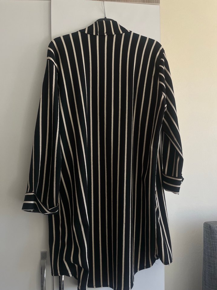 Siyah-Beyaz Çizgili Uzun Kadın gömek - Görsel 2