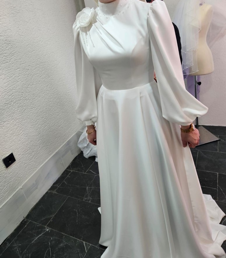 Uzun Kollu Beyaz Özel Dikim Gelinlik - Görsel 2