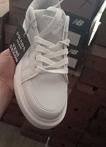 37 Beden Prada Milano