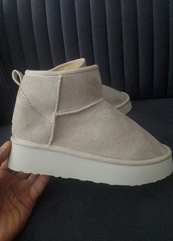 UGG platform 