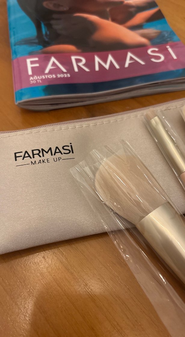 Farmasi 4'lü Pastel Bej Makyaj Fırça Seti - Görsel 3