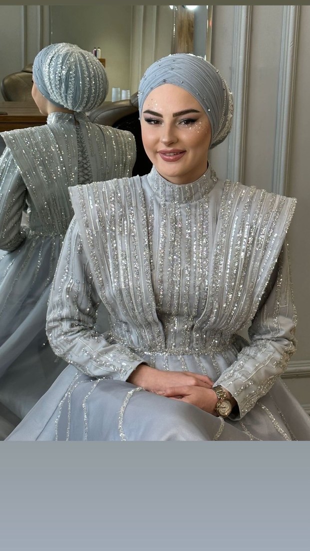 Gri Nakışlı Uzun Kol Drapeli Abiye Elbise - Görsel 3