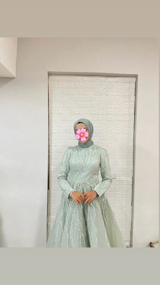 Uzun Kollu İşlemeli Gri Abiye Elbise - Görsel 3