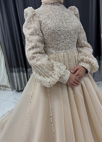 İnci İşlemeli Bej Uzun Abiye Elbise - Görsel 4