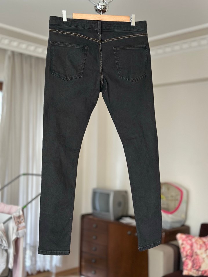 Siyah kadın yırtık detaylı kot pantolon - Görsel 3