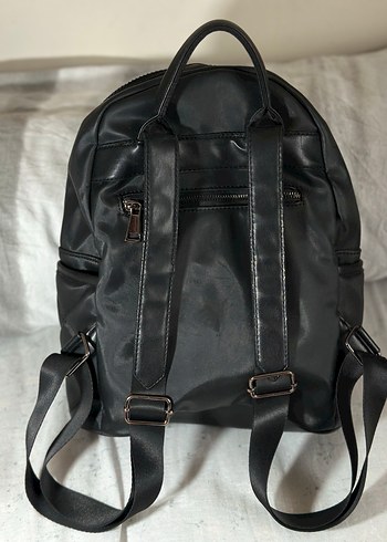 Kadın Siyah Deri Sırt Çantası - Görsel 5