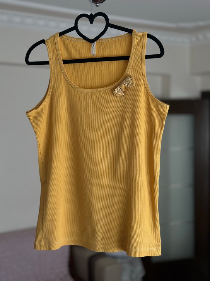 Sarı Kadın Kolsuz Fitted Atlet - Görsel 2