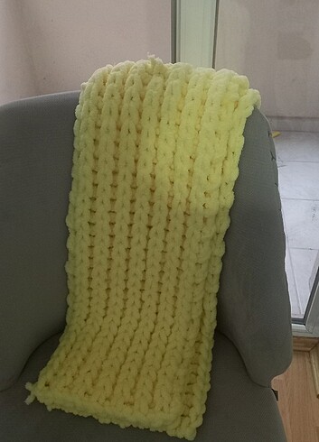 sarı puffy atki