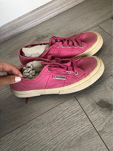 38 Beden Superga