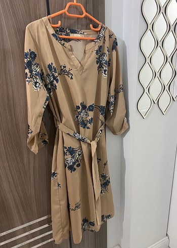 Bej Desenli V Yakalı Midi Elbise Tunik