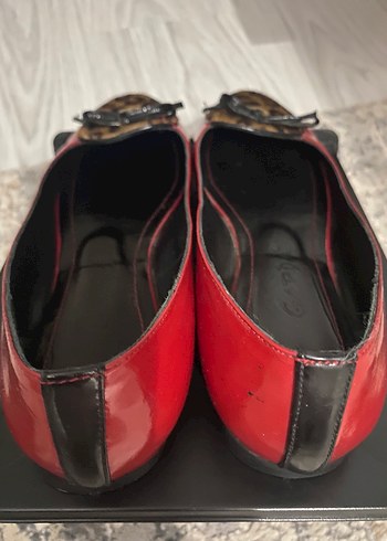 Kırmızı Leopar Desenli Tokalı Topuklu Kadın Babet - Görsel 3