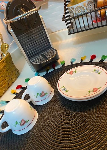 Çiçek Desenli Porselen İki Fincan ve Tabak Seti - Görsel 3