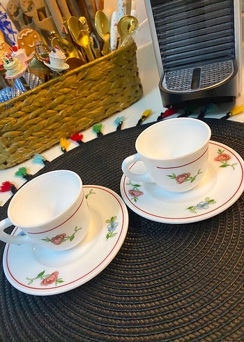 Çiçek Desenli Porselen İki Fincan ve Tabak Seti - Görsel 2