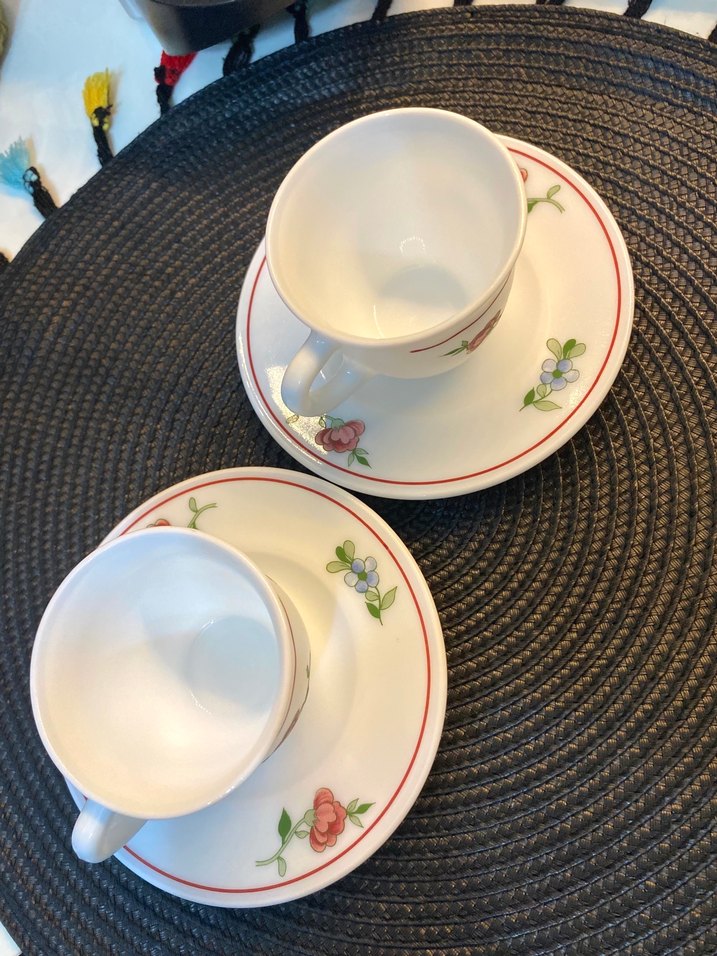 Çiçek Desenli Porselen İki Fincan ve Tabak Seti - Görsel 4