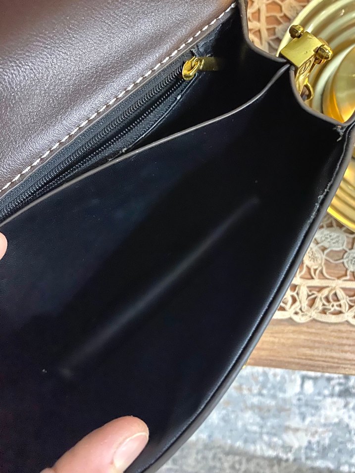 Kahverengi Süet Tokalı Kadın Çanta - Görsel 5