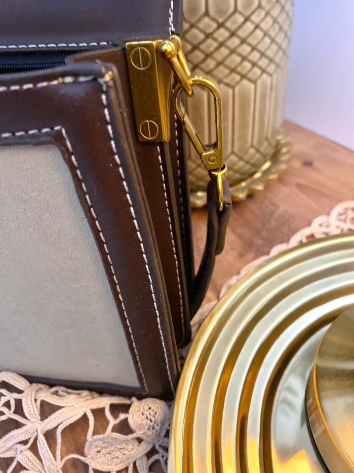 Kahverengi Süet Tokalı Kadın Çanta - Görsel 3