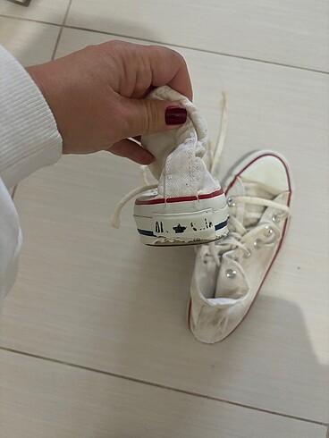 35,5 Beden Converse spor ayakkabı