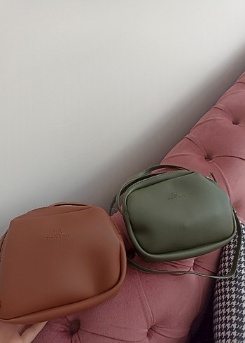 Kadın Deri Minimalist Tokalı Çanta