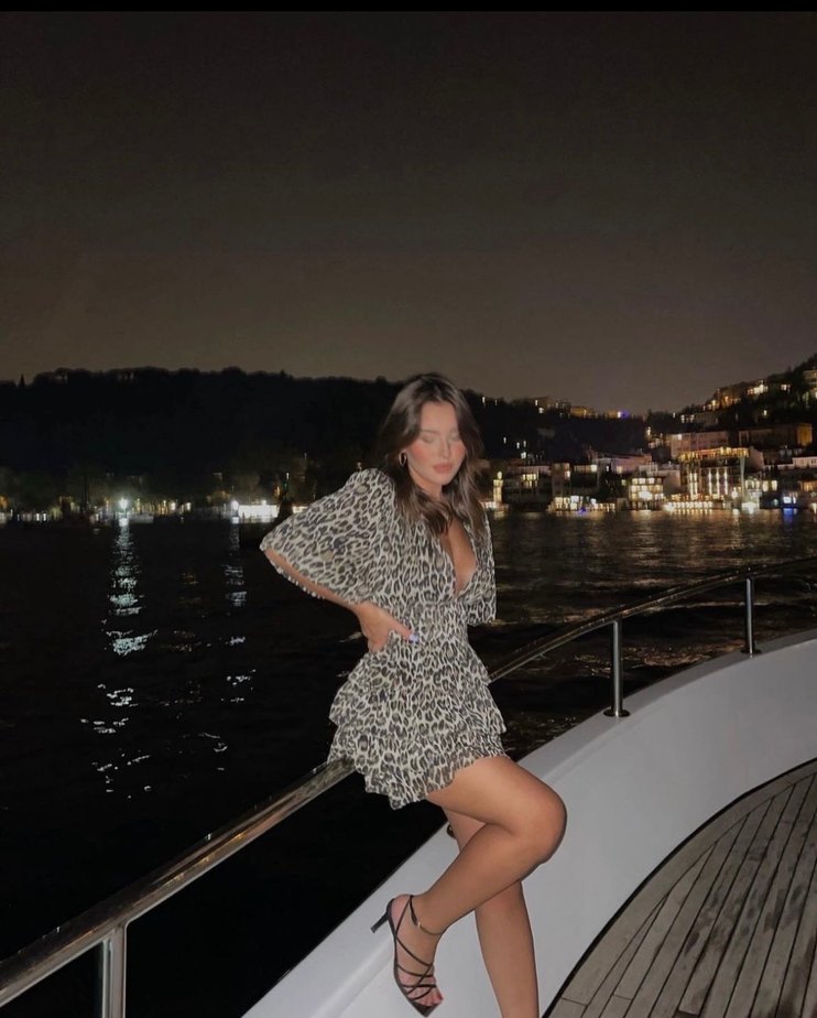 Leopar Desenli V Yaka Midi Elbise - Görsel 2