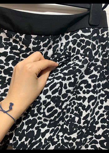 Kemerli Leopar Desenli Mini Şort - Görsel 4