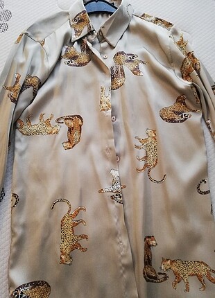 Leoparlı saten gömlek 