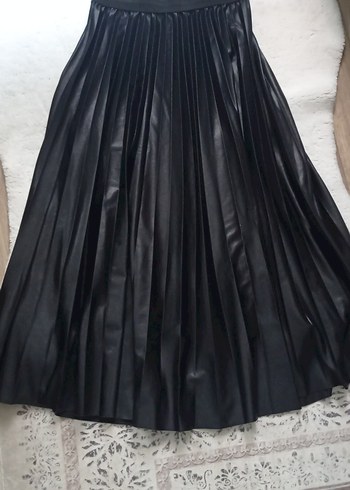 Diğer Kadın Siyah Piliseli Uzun Gotik Etek