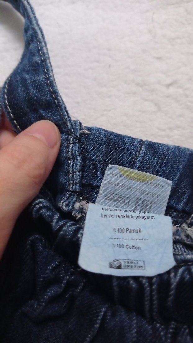 Kız Çocuk Fırfırlı Askılı Kot Şort - Görsel 3